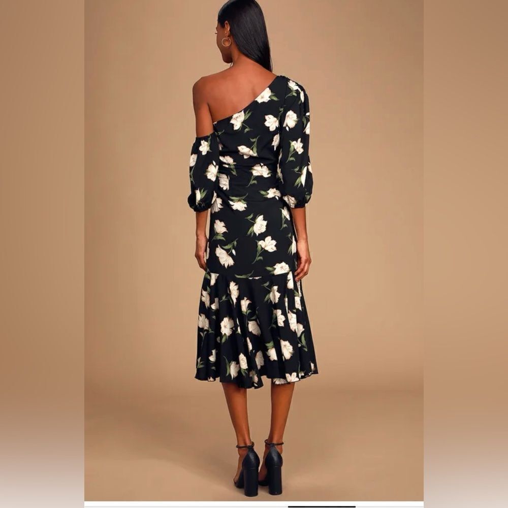 Lulus Florally in Love Black Floral Print Asymmetrical Midi
Dress - Picture 4 of 5